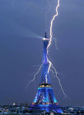 Raio na Torre Eiffel