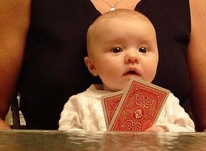 Um bebê e as cartas