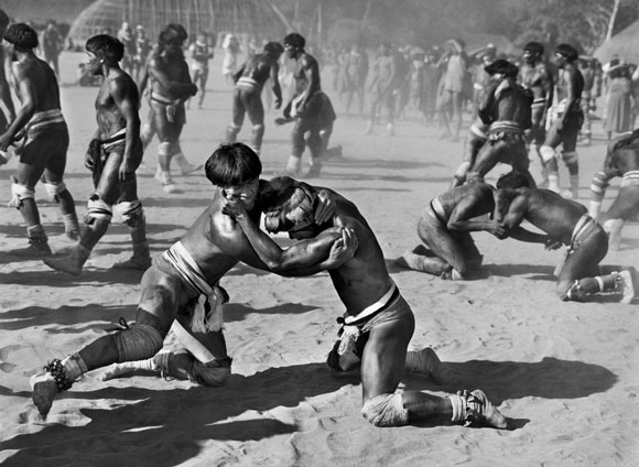 Guerreiros na festa de Kuarup 