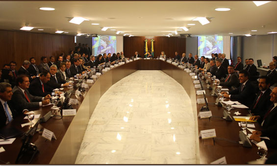 Dilma em reunião com governadores e prefeitos