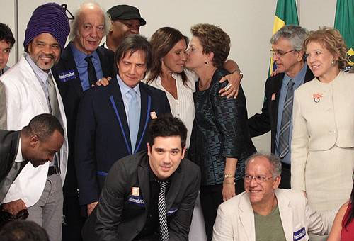 A Presidente e artistas