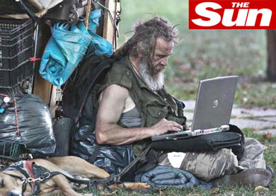 Mendigo com acesso à internet