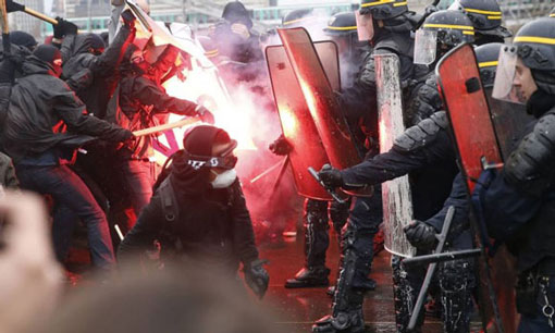 Choque policial contra manifestantes em 2016
