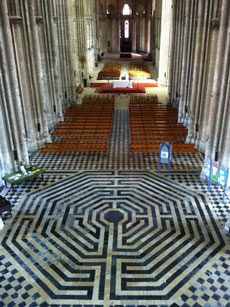 Labirinto da basílica de Saint Quentin - França