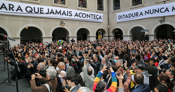 Calor e fumaça nas eleições - Torre de Babel - agosto 2022