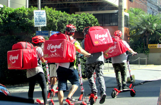 Lua Minguante em Touro - Serviço de ifood