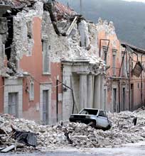 Destruições do terremoto na Itália