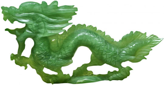 Dragão chinês esculpido em jade