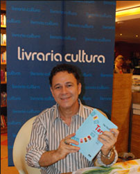 Nei no lançamento do livro